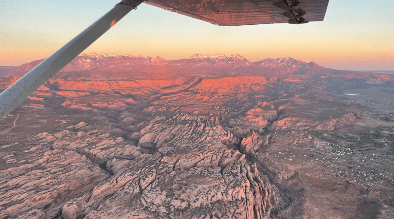 romantic sunset airplane tour over canyonlands with redtail air