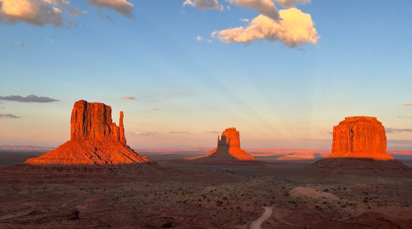 mittens shadow in monument valley