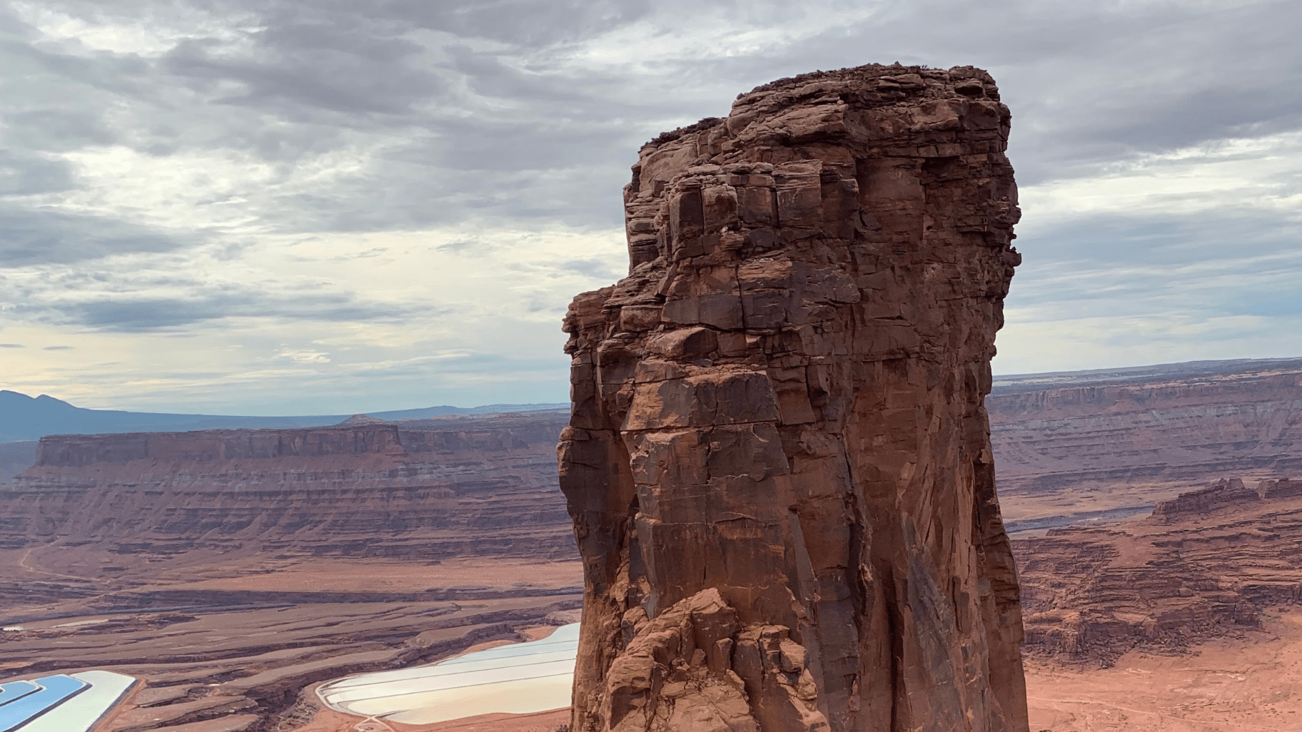 tall butte in moab valley