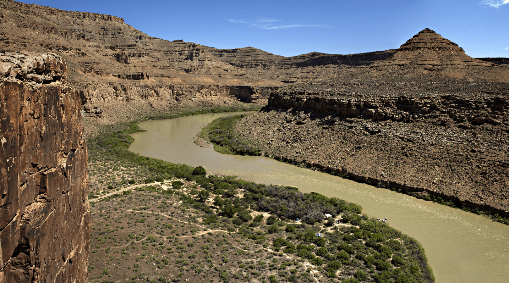 green river flowing through Desolation canyon