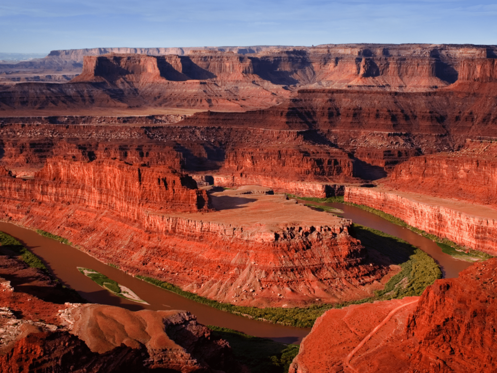 the colorado river cutting through canyonlands national park