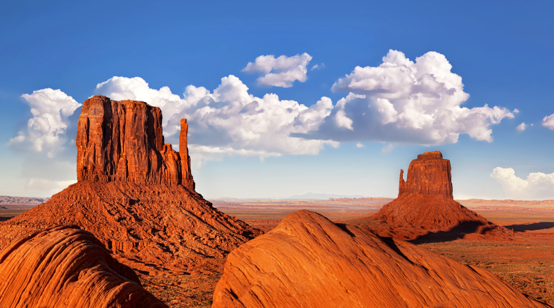 stunning geographic features in monument valley near canyonlands national park